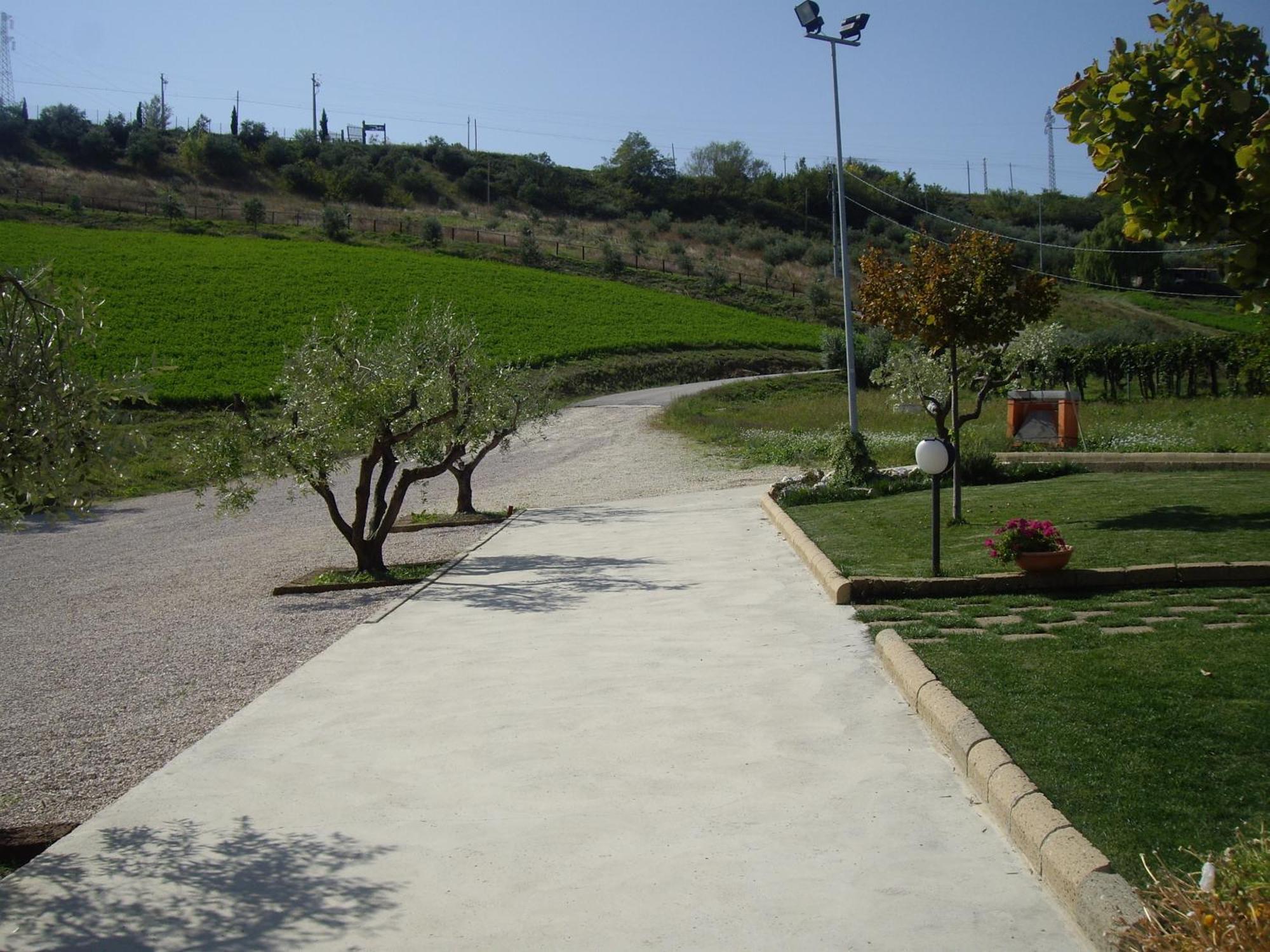 Agriturismo Il Borgo Degli Ulivi Roseto Degli Abruzzi Zewnętrze zdjęcie
