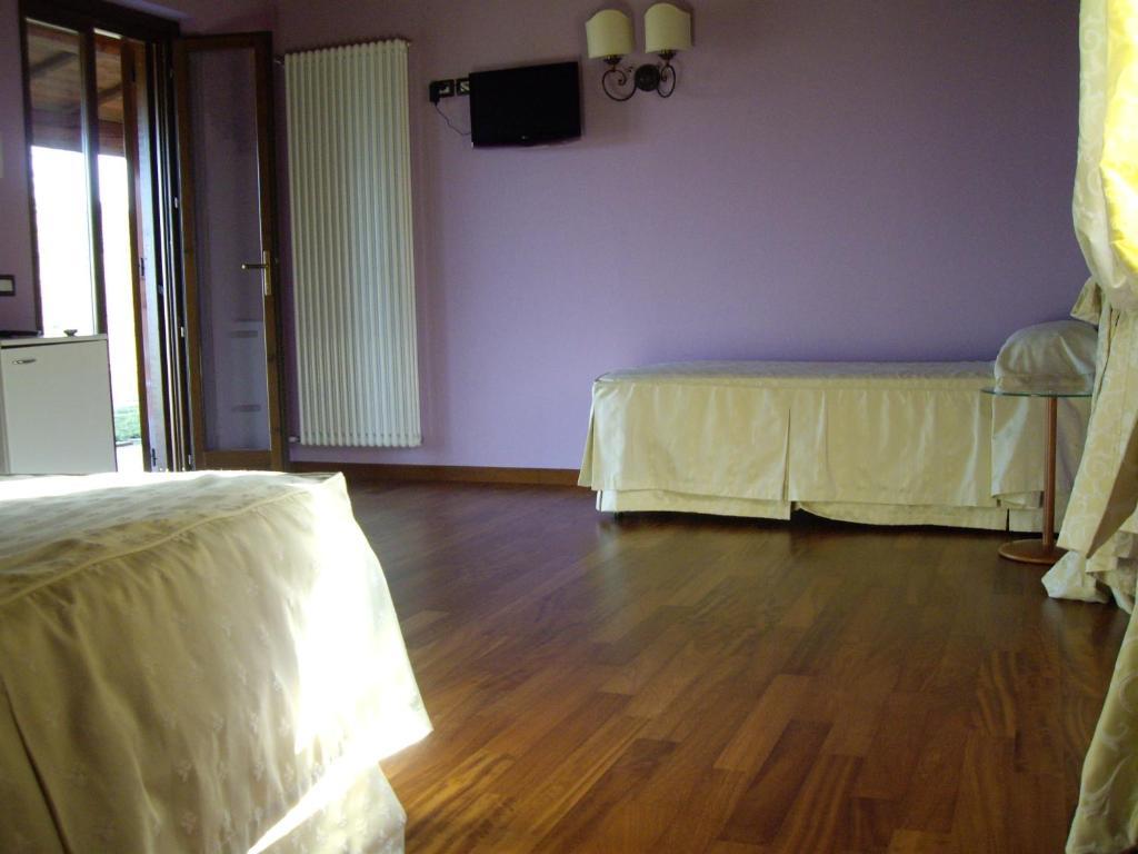 Agriturismo Il Borgo Degli Ulivi Roseto Degli Abruzzi Pokój zdjęcie