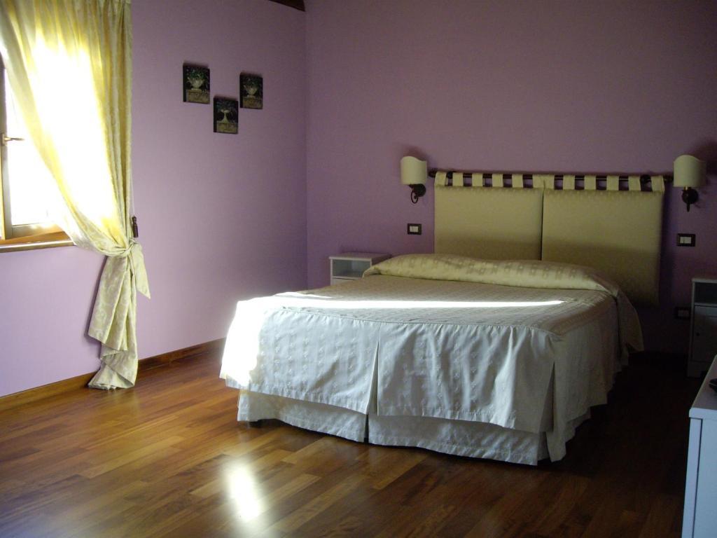 Agriturismo Il Borgo Degli Ulivi Roseto Degli Abruzzi Pokój zdjęcie